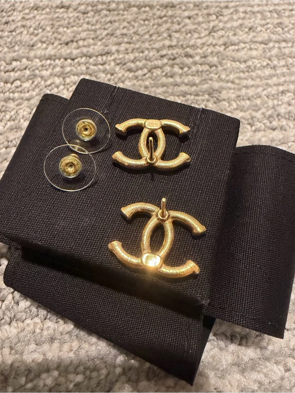 Chanel CC Stud Earrings in Gold